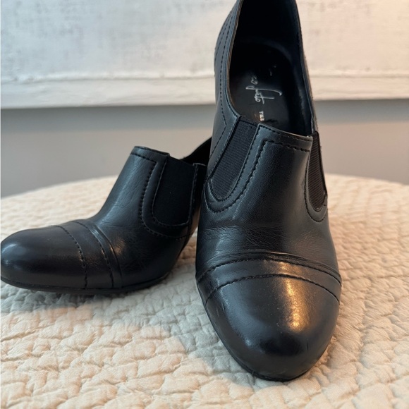 Franco Sarto Black Leather Booties - Picture 2 of 5